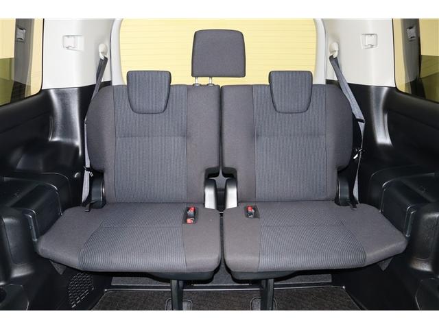 ノア Ｘ　ブレーキサポート　イモビライザー　アイドリングストッ　メンテナンスノート　ＤＶＤ再生可　デュアルエアコン　バックモニタ－　地デジＴＶ　ＬＥＤランプ　スマートキ　オートエアコン　ＥＳＣ　フルフラット（33枚目）