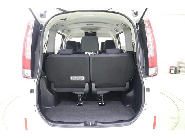 ノア Ｘ　ブレーキサポート　イモビライザー　アイドリングストッ　メンテナンスノート　ＤＶＤ再生可　デュアルエアコン　バックモニタ－　地デジＴＶ　ＬＥＤランプ　スマートキ　オートエアコン　ＥＳＣ　フルフラット（34枚目）