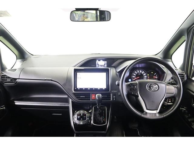 ヴォクシー ＺＳ　煌ＩＩＩ　プリクラッシュ　スマートキ　アイスト　ＤＶＤ再生機能　横滑り防止装置　ナビＴＶ　アルミ　三列シート　ＷＡＣ　盗難防止　オートエアコン　キーレス　ＥＴＣ装備　パワステ　メモリナビ　クルコン　ＡＢＳ（4枚目）