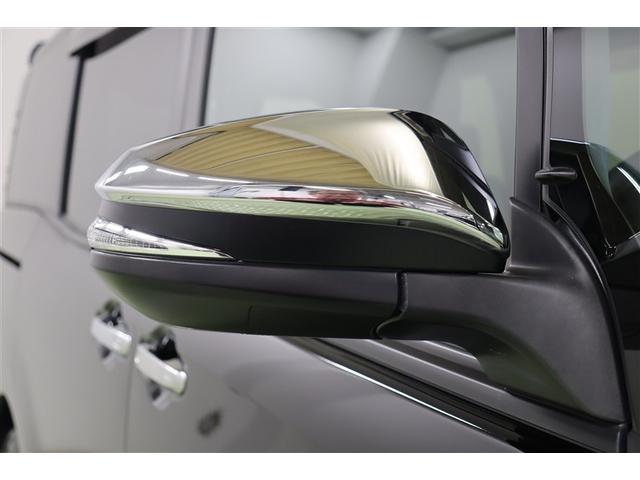 ヴォクシー ＺＳ　煌ＩＩＩ　プリクラッシュ　スマートキ　アイスト　ＤＶＤ再生機能　横滑り防止装置　ナビＴＶ　アルミ　三列シート　ＷＡＣ　盗難防止　オートエアコン　キーレス　ＥＴＣ装備　パワステ　メモリナビ　クルコン　ＡＢＳ（8枚目）