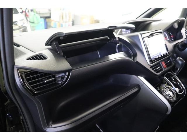 ヴォクシー ＺＳ　煌ＩＩＩ　プリクラッシュ　スマートキ　アイスト　ＤＶＤ再生機能　横滑り防止装置　ナビＴＶ　アルミ　三列シート　ＷＡＣ　盗難防止　オートエアコン　キーレス　ＥＴＣ装備　パワステ　メモリナビ　クルコン　ＡＢＳ（28枚目）