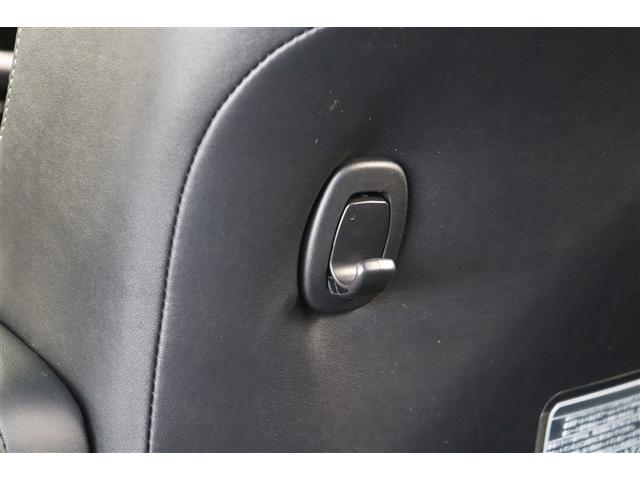 �V�[�g�o�b�N�ɂ͕֗��ȃt�b�N�t�B���������܂�������̂��ǂ��A�S�~�܂�������̂��ǂ��A���낢��g���Ă���ƕ֗��ȃA�C�e���ł��B�V�[�g�o�b�N�ɂ̓^�u���b�g��G���Ȃǂ̎��[�ɕ֗��ȃ|�P�b�g�������Ă��܂��B