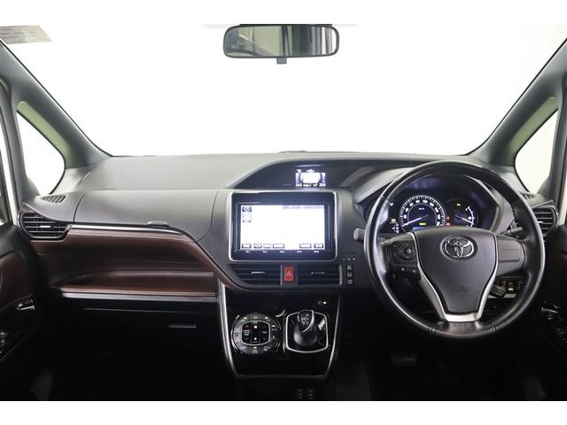 ����Ƀu���E�������邱�Ƃł������ȕ��͋C�̃X�e�A�����O���ł��B�f�U�C���������łȂ��g������͗ǂ��A����ȑ��܂Ń{���l�b�g�t�[�h�����n����̂ŁA�������ł��ԕ��̊��o�����݂₷���^�]���₷���ł���