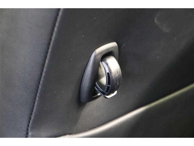 �V�[�g�o�b�N�ɂ͕֗��ȃt�b�N�t�B���������܂�������̂��ǂ��A�S�~�܂�������̂��ǂ��A���낢��g���Ă���ƕ֗��ȃA�C�e���ł��B�V�[�g�o�b�N�ɂ̓^�u���b�g�Ȃǂ̎��[�ɕ֗��ȃ|�P�b�g���������Ă��܂��B