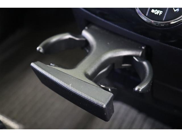 �i�[���̃h�����N�z���_�[�𑕔����Ă��܂��B�g��Ȃ����͊i�[���Ă�����̂Ŏז��ɂȂ�܂���B�h�����N�z���_�[�̉E���ɂ͗e�ʂ͑傫������܂��񂪈����o���^�C�v�̎��[�������Ă��܂��B