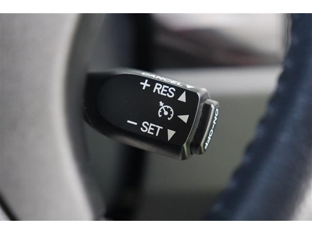 �y�N���[�Y�R���g���[���z���ڂł��B�I���ɂ��Ă����΁A�������H�ȂǂŃA�N�Z���𓥂ݑ����Ȃ��Ă��Z�b�g������葬�x���ێ����Ă���܂��B�^�]������̕��S���y�����A��J�y���ɍv�����Ă���܂��B