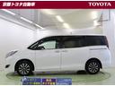 両側電動スライドドアです。駐車場や狭幅の道路でもドアを全開にしておけるのが嬉しいですね。内側からも開閉できるので、お迎えの時などにスッと開けてあげられます。