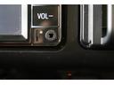 スマートフォンやiPodに入れた音楽を楽しめるAUXを装備しています。AUXは直接カーオーディオに接続できるため、Bluetoothなどよりも高音質な音楽が楽しめます。