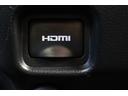 音声と映像が1本のケーブルで伝送できる便利なHDMIを装備しています。iPhoneやスマートフォンの画面と全く同じ画面がカーナビの画面に表示されるので、地図アプリや動画などのミラーリングが可能です。