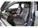 耐久性や撥水性に優れた本革シートです。運転席と助手席は寒い時期に嬉しいヒーター付パワーシート。シートと密着部分の空気を換気し蒸れを防ぐベンチレーションも装備し、寒い時期も暑い時期も快適に過ごせます。