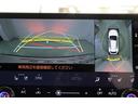 ハンドル操作にあわせてガイドラインが変化するバックガイドモニター搭載。全方位、フロント、左右側面モニターも搭載しているので、周囲の状況を確認しながら駐車出来ます。慣れない場所でも心強いですよ。