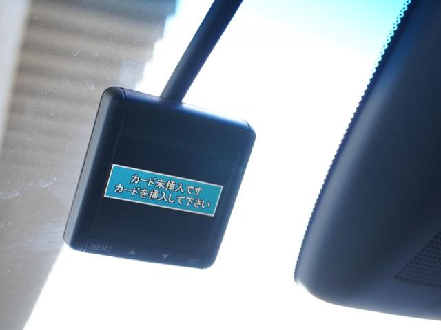 フィット ｅ：ＨＥＶクロスター　ワンオーナー　９インチナビ　ドラレコ　バックカメラ　障害物センサー　ＥＴＣ　Ｂｌｕｅｔｏｏｔｈ　ＵＳＢ入力端子　ＬＥＤヘッドライト　横滑り防止装置　衝突被害軽減ブレーキ　アイドリングストップ（5枚目）