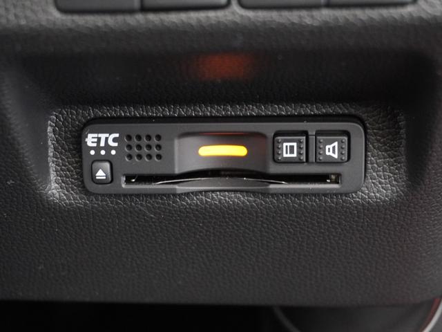 フリードハイブリッド ハイブリッド・クロスターホンダセンシング　２年保証ナビＲカメＥＴＣ両電扉ＢＴ地デジＬＥＤ　アダプティブクルーズコントロール　Ｂｌｕｅｔｏｏｔｈ　シートヒーター　フルセグＴＶ　２列目ウォークスルー　純正アルミホイール（4枚目）