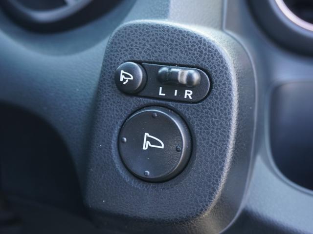 フィット シーズファインスタイル　ワンオーナー　７インチメモリーナビ　バックカメラ　ＥＴＣ　シートヒーター　Ｂｌｕｅｔｏｏｔｈ　オートエアコン　スマートキー　オートライト　フルセグＴＶ　盗難防止装置　パワーウインドウ　禁煙車（42枚目）
