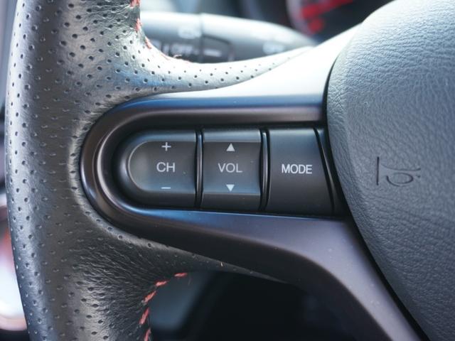 フィット シーズファインスタイル　ワンオーナー　７インチメモリーナビ　バックカメラ　ＥＴＣ　シートヒーター　Ｂｌｕｅｔｏｏｔｈ　オートエアコン　スマートキー　オートライト　フルセグＴＶ　盗難防止装置　パワーウインドウ　禁煙車（43枚目）