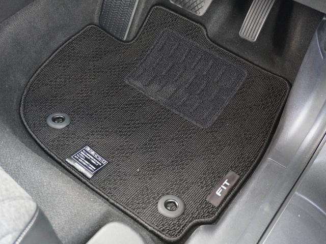 フィット ｅ：ＨＥＶホーム　ワンオーナー　９インチナビ　バックカメラ　前後ドラレコ　ＥＴＣ　アダプティブクルーズコントロール　Ｂｌｕｅｔｏｏｔｈ　ＵＳＢ入力端子　ＬＥＤヘッドライト　衝突被害軽減ブレーキ　禁煙車　いまコレ＋（14枚目）