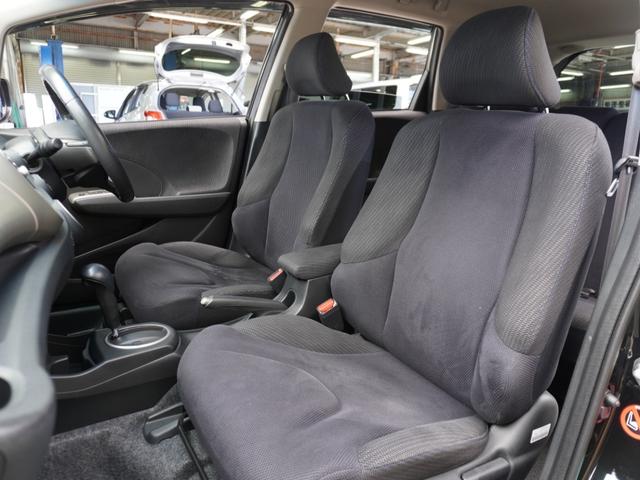 フィットハイブリッド スマートセレクション　ワンオーナー車　ナビ（純正用品　ＶＸＭ－１２８ＶＳ）　バックカメラ　ＥＴＣ　クルーズコントロール　ＵＳＢ入力端子　ワンセグ　盗難防止装置　パワーステアリング　パワーウィンドウ　オートエアコン（9枚目）