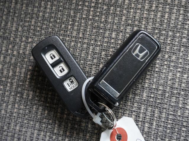 Ｎ－ＢＯＸ Ｇ・Ｌホンダセンシング　７インチナビ　バックカメラ　ＥＴＣ　アダプティブクルーズコントロール　片側電動スライドドア　Ｂｌｕｅｔｏｏｔｈ　ＬＥＤヘッドライト　衝突被害軽減ブレーキ　社外アルミホイール　フルセグＴＶ　禁煙車（19枚目）