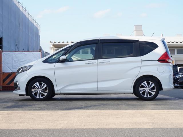 フリード Ｇ・ホンダセンシング　ワンオーナー　９インチインターナビ　バックカメラ　ＥＴＣ　アダプティブクルーズコントロール　両側電動スライドドア　シートヒーター　Ｂｌｕｅｔｏｏｔｈ　ＬＥＤヘッドライト　純正アルミホイール　禁煙車（13枚目）