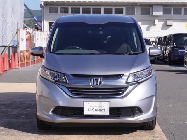 フリードハイブリッド ハイブリッド・Ｇホンダセンシング　７人乗りベンチ　当社顧客ワンオーナー　７インチフルセグナビ　リアカメラ　ＥＴＣ　モデューロアルミホイール　両側電動スライドドア　Ｂｌｕｅｔｏｏｔｈ　ＬＥＤヘッドライト　衝突被害軽減ブレーキ　禁煙車（12枚目）