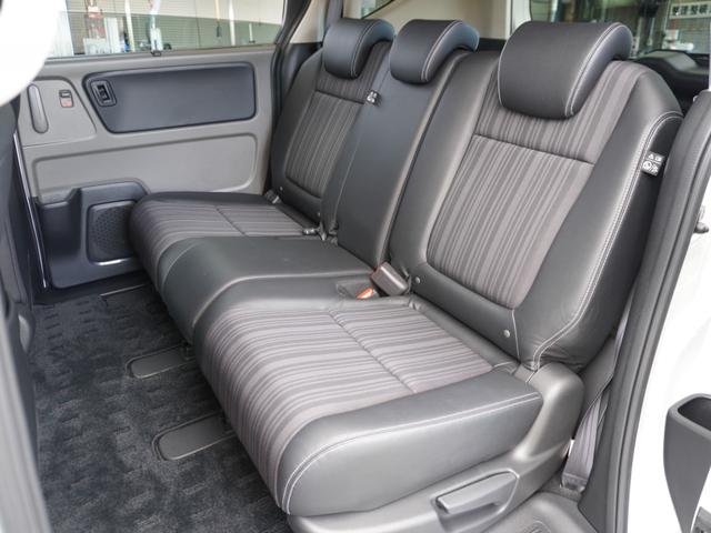 フリード＋ Ｇ・ホンダセンシング　ワンオーナー車　　９インチナビ（純正用品ＶＸＭ－１９７ＶＦＮｉ）　　バックカメラ　ＥＴＣ　両側電動スライドドア　Ｂｌｕｅｔｏｏｔｈ　ＬＥＤオートライト　衝突被害軽減ブレーキ　アイドリングストップ（9枚目）