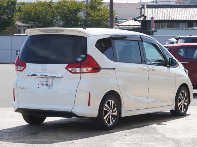 フリード＋ Ｇ・ホンダセンシング　ワンオーナー車　　９インチナビ（純正用品ＶＸＭ－１９７ＶＦＮｉ）　　バックカメラ　ＥＴＣ　両側電動スライドドア　Ｂｌｕｅｔｏｏｔｈ　ＬＥＤオートライト　衝突被害軽減ブレーキ　アイドリングストップ（13枚目）