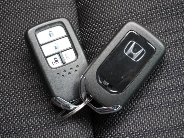 フリード＋ Ｇ・ホンダセンシング　ワンオーナー車　　９インチナビ（純正用品ＶＸＭ－１９７ＶＦＮｉ）　　バックカメラ　ＥＴＣ　両側電動スライドドア　Ｂｌｕｅｔｏｏｔｈ　ＬＥＤオートライト　衝突被害軽減ブレーキ　アイドリングストップ（18枚目）