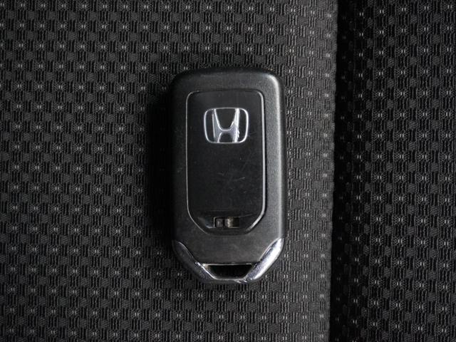 ヴェゼル Ｘ・ホンダセンシング　１年保証ナビＲカメＥＴＣクルコンＢＴ地デジ　アダプティブクルーズコントロール　Ｂｌｕｅｔｏｏｔｈ　オートブレーキホールド　電子パーキング　ＬＥＤヘッドライト　ＤＶＤ再生　フルセグＴＶ（16枚目）