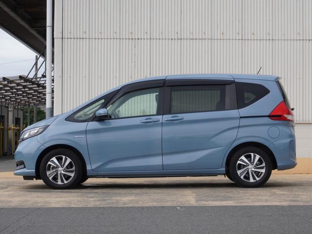 フリードハイブリッド ハイブリッド・Ｇホンダセンシング　ワンオーナー　９インチナビ　バックカメラ　ドラレコ　ＥＴＣ　アダプティブクルーズコントロール　両側電動スライドドア　シートヒーター　Ｂｌｕｅｔｏｏｔｈ　ＬＥＤヘッドライト　衝突被害軽減ブレーキ（17枚目）