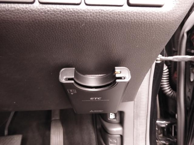 フィットハイブリッド Ｌパッケージ　７インチナビ（純正用品　ＶＸＭ－１４５Ｃ）　バックカメラ　ＥＴＣ　クルーズコントロール　ＬＥＤオートライト　サイドエアバック　衝突被害軽減ブレーキ　盗難防止装置　　オートエアコン（5枚目）