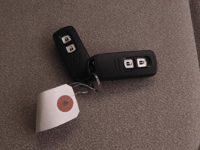 Ｎ－ＯＮＥ オリジナル　ワンオーナー車　７インチナビ（純正用品ＶＸＭ－２１４ＶＦｉ）　バックカメラ　ＥＴＣ　Ｂｌｕｅｔｏｏｔｈ　ＵＳＢ入力端子　ＬＥＤオートライト　衝突被害軽減ブレーキ　横滑り防止装置　サイドエアバック（19枚目）