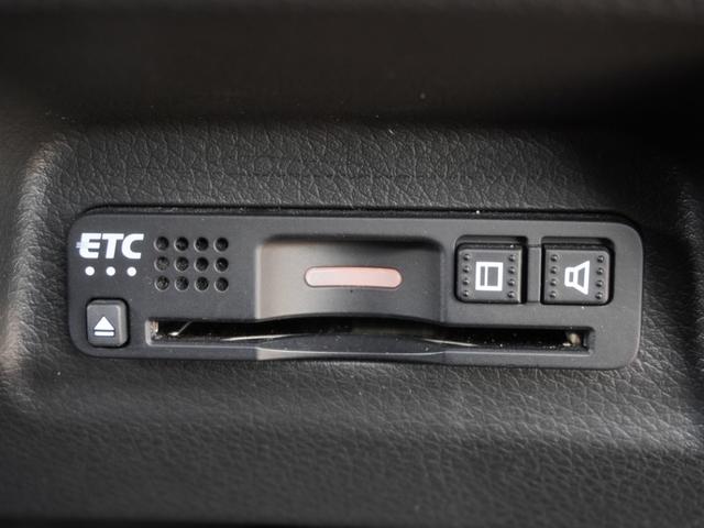 ジェイド ハイブリッドＲＳ・ホンダセンシング　１オーナー　純正８インチナビ（ＶＸＭ－２０５ＶＦＥｉ）　フルセグ　リアカメラ　ＥＴＣ（ナビ連動）　衝突軽減ブレーキ　パドルシフト　レーンアシスト　ＬＥＤオートライト・フォグライト　アイドリングストップ（6枚目）