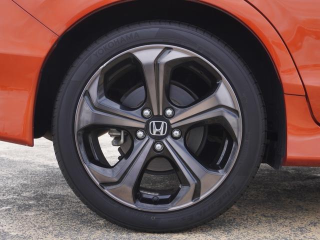 ジェイド ハイブリッドＲＳ・ホンダセンシング　１オーナー　純正８インチナビ（ＶＸＭ－２０５ＶＦＥｉ）　フルセグ　リアカメラ　ＥＴＣ（ナビ連動）　衝突軽減ブレーキ　パドルシフト　レーンアシスト　ＬＥＤオートライト・フォグライト　アイドリングストップ（19枚目）