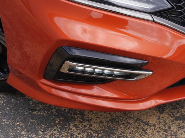 ジェイド ハイブリッドＲＳ・ホンダセンシング　１オーナー　純正８インチナビ（ＶＸＭ－２０５ＶＦＥｉ）　フルセグ　リアカメラ　ＥＴＣ（ナビ連動）　衝突軽減ブレーキ　パドルシフト　レーンアシスト　ＬＥＤオートライト・フォグライト　アイドリングストップ（30枚目）