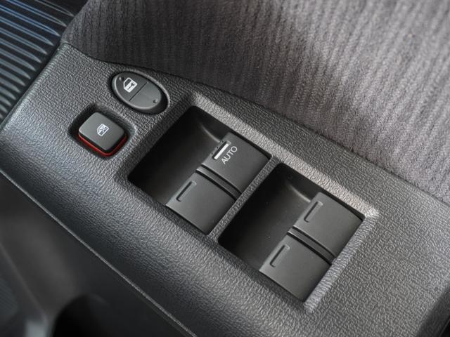 フリードハイブリッド ハイブリッドプレミアムエディション　ワンオーナー　純正７インチナビ（ＶＸＭ－１６４ＶＦＸｉ）　フルセグ　リアカメラ　ＥＴＣ　両側電動ドア　ウォークスルー　クルーズコントロール　ＨＩＤオートライト　アイドリングストップ　Ｂｌｕｅｔｏｏｔｈ（39枚目）