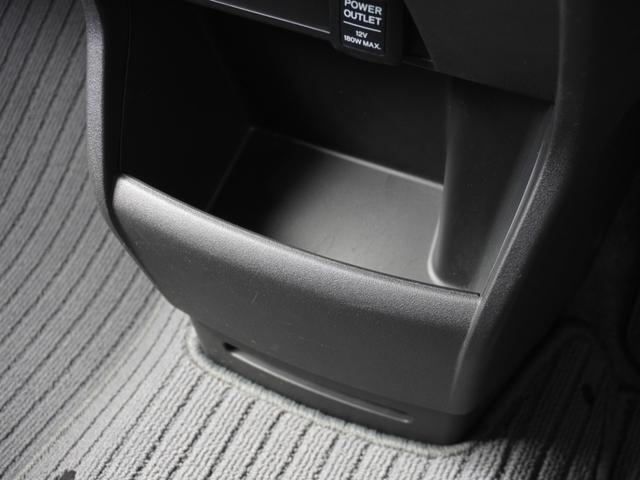 フリードハイブリッド ハイブリッドプレミアムエディション　ワンオーナー　純正７インチナビ（ＶＸＭ－１６４ＶＦＸｉ）　フルセグ　リアカメラ　ＥＴＣ　両側電動ドア　ウォークスルー　クルーズコントロール　ＨＩＤオートライト　アイドリングストップ　Ｂｌｕｅｔｏｏｔｈ（49枚目）