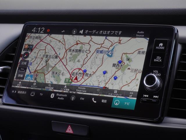 フィット ｅ：ＨＥＶＲＳ　ワンオーナー　ワイド９インチナビ　前後ドラレコ　ＥＴＣ２．０　ＬＥＤヘッドライト　ＲＳ専用エクステリア＋専用本革巻ハンドル　サイドカーテンエアバッグ　電子制御パーキングブレーキ　アームレスト　禁煙車（3枚目）