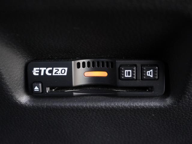 フィット ｅ：ＨＥＶＲＳ　ワンオーナー　ワイド９インチナビ　前後ドラレコ　ＥＴＣ２．０　ＬＥＤヘッドライト　ＲＳ専用エクステリア＋専用本革巻ハンドル　サイドカーテンエアバッグ　電子制御パーキングブレーキ　アームレスト　禁煙車（5枚目）