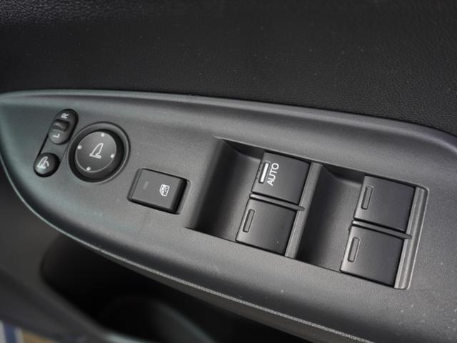フィットハイブリッド Ｆパッケージコンフォートエディション　ワンオーナー　７インチナビ　バックカメラ　ＥＴＣ　シートヒーター　Ｂｌｕｅｔｏｏｔｈ　ＵＳＢ入力端子　ＬＥＤヘッドライト　ワンセグＴＶ　スマートキー　アイドリングストップ　盗難防止装置　禁煙車　ＶＳＡ（51枚目）