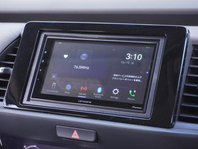 フィット ｅ：ＨＥＶクロスター　４ＷＤ　ワンオーナー車　社外ディスプレイオーディオ　ドラレコ　ＥＴＣ　障害物センサー　Ｂｌｕｅｔｏｏｔｈ　ＬＥＤオートライト　サイドエアバック　衝突被害軽減ブレーキ　純正アルミホイール（3枚目）