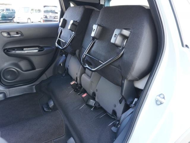 フィット ｅ：ＨＥＶクロスター　４ＷＤ　ワンオーナー車　社外ディスプレイオーディオ　ドラレコ　ＥＴＣ　障害物センサー　Ｂｌｕｅｔｏｏｔｈ　ＬＥＤオートライト　サイドエアバック　衝突被害軽減ブレーキ　純正アルミホイール（11枚目）