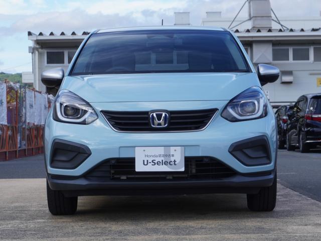 フィット ｅ：ＨＥＶクロスター　４ＷＤ　ワンオーナー車　社外ディスプレイオーディオ　ドラレコ　ＥＴＣ　障害物センサー　Ｂｌｕｅｔｏｏｔｈ　ＬＥＤオートライト　サイドエアバック　衝突被害軽減ブレーキ　純正アルミホイール（13枚目）