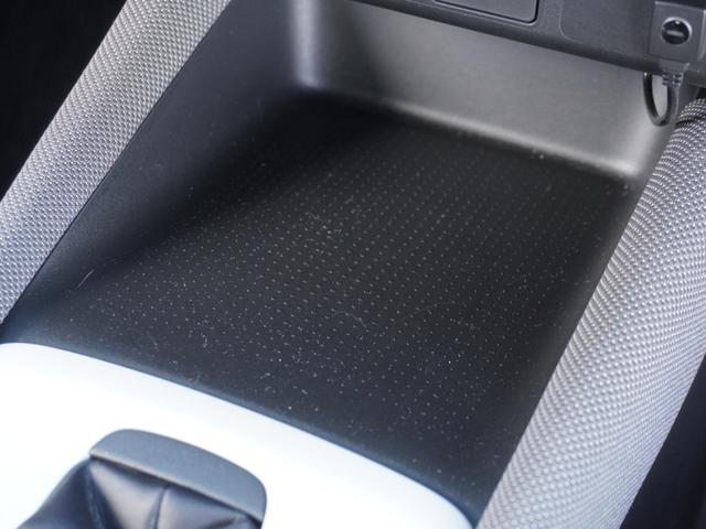 フィット ｅ：ＨＥＶクロスター　４ＷＤ　ワンオーナー車　社外ディスプレイオーディオ　ドラレコ　ＥＴＣ　障害物センサー　Ｂｌｕｅｔｏｏｔｈ　ＬＥＤオートライト　サイドエアバック　衝突被害軽減ブレーキ　純正アルミホイール（43枚目）