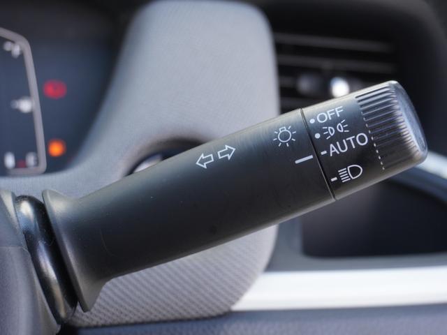 フィット ｅ：ＨＥＶクロスター　４ＷＤ　ワンオーナー車　社外ディスプレイオーディオ　ドラレコ　ＥＴＣ　障害物センサー　Ｂｌｕｅｔｏｏｔｈ　ＬＥＤオートライト　サイドエアバック　衝突被害軽減ブレーキ　純正アルミホイール（50枚目）