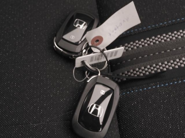 ヴェゼル ｅ：ＨＥＶＺ・ＰＬａＹパッケージ　当社デモカー　９インチナビ　全周囲カメラ　ドラレコ　ＥＴＣ２．０　アダプティブクルーズコントロール　シートヒーター　Ｂｌｕｅｔｏｏｔｈ　ＵＳＢ入力端子　ＬＥＤヘッドライト　衝突被害軽減ブレーキ　禁煙車（67枚目）
