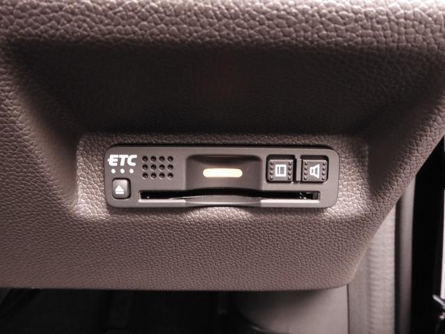 フリードハイブリッド ハイブリッド・Ｇホンダセンシング　ワンオーナー　９インチナビ　バックカメラ　ドラレコ　ＥＴＣ　後席フリップダウンモニター　アダプティブクルーズコントロール　フルセグ　両側電動スライドドア　シートヒーター　Ｂｌｕｅｔｏｏｔｈ　禁煙車（5枚目）