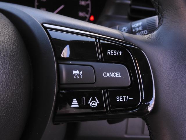 ヴェゼル ｅ：ＨＥＶＸ　デモカー　９インチナビ　バックカメラ　ドラレコ　ＥＴＣ　アダプティブクルーズコントロール　障害物センサー　Ｂｌｕｅｔｏｏｔｈ　ＵＳＢ入力端子　ＬＥＤヘッドライト　衝突被害軽減ブレーキ　禁煙車　ＡＡＣ（17枚目）