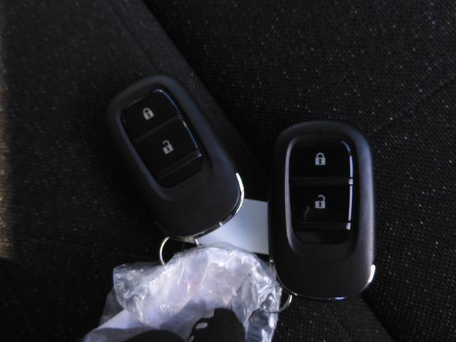 ヴェゼル ｅ：ＨＥＶＸ　デモカー　９インチナビ　バックカメラ　ドラレコ　ＥＴＣ　アダプティブクルーズコントロール　障害物センサー　Ｂｌｕｅｔｏｏｔｈ　ＵＳＢ入力端子　ＬＥＤヘッドライト　衝突被害軽減ブレーキ　禁煙車　ＡＡＣ（61枚目）
