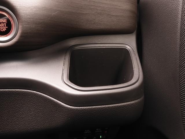 フリード Ｇ・ホンダセンシング　ワンオーナー車　７インチナビ（純正用品ＶＸＭ－２１４ＶＦｉ）バックカメラ　ドラレコ　ＥＴＣ　両側電動スライドドア　シートヒーター　Ｂｌｕｅｔｏｏｔｈ　ＬＥＤオートライト　衝突被害軽減ブレーキ（50枚目）