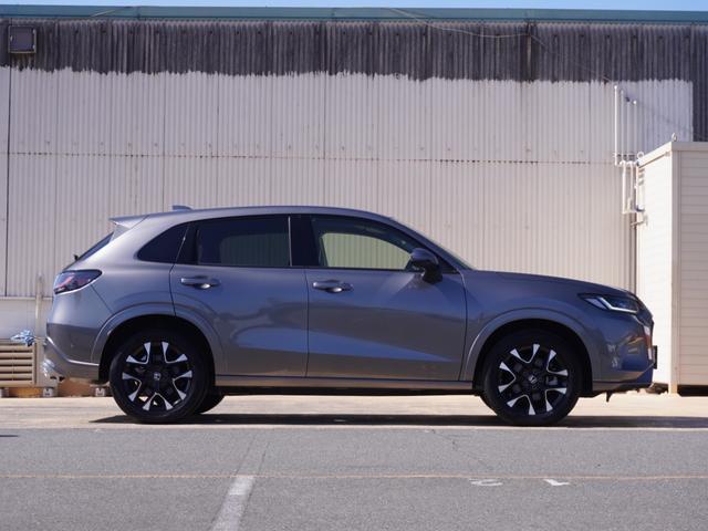 ＺＲ－Ｖ ｅ：ＨＥＶＺ　ワンオーナー　９インチＨｏｎｄａＣＯＮＮＥＣＴディスプレー　全周囲カメラ　ＥＴＣ２．０　渋滞追従クルーズ　ハンドルヒーター　Ｂｌｕｅｔｏｏｔｈ　シートヒーター　デイライト　禁煙車　いまコレ＋（10枚目）